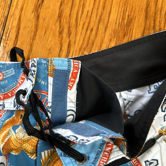 Columbia America Red Drum Ale print board shorts.  Men’s size 36 Waist. - Picture 12 of 15
